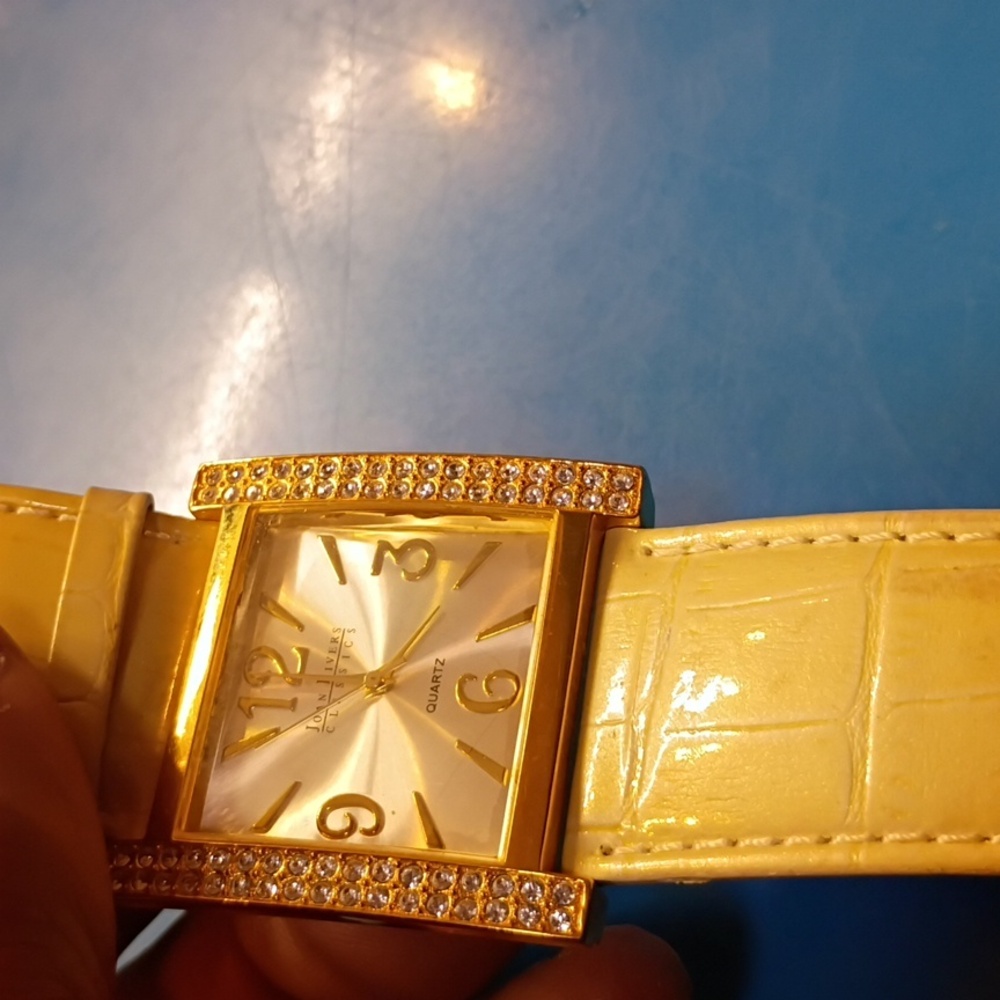 Joan Rivers Classics Gold Smartwatch - Picture 11 of 12
